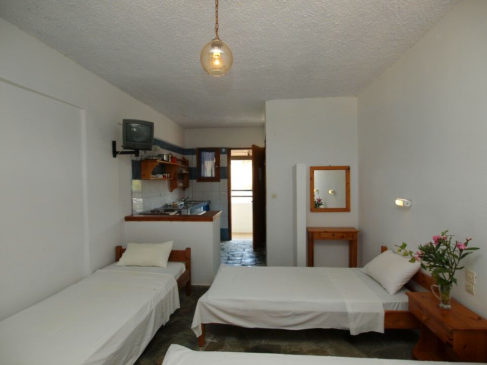 Hotel Christakis Studios Troulos Bagian luar foto