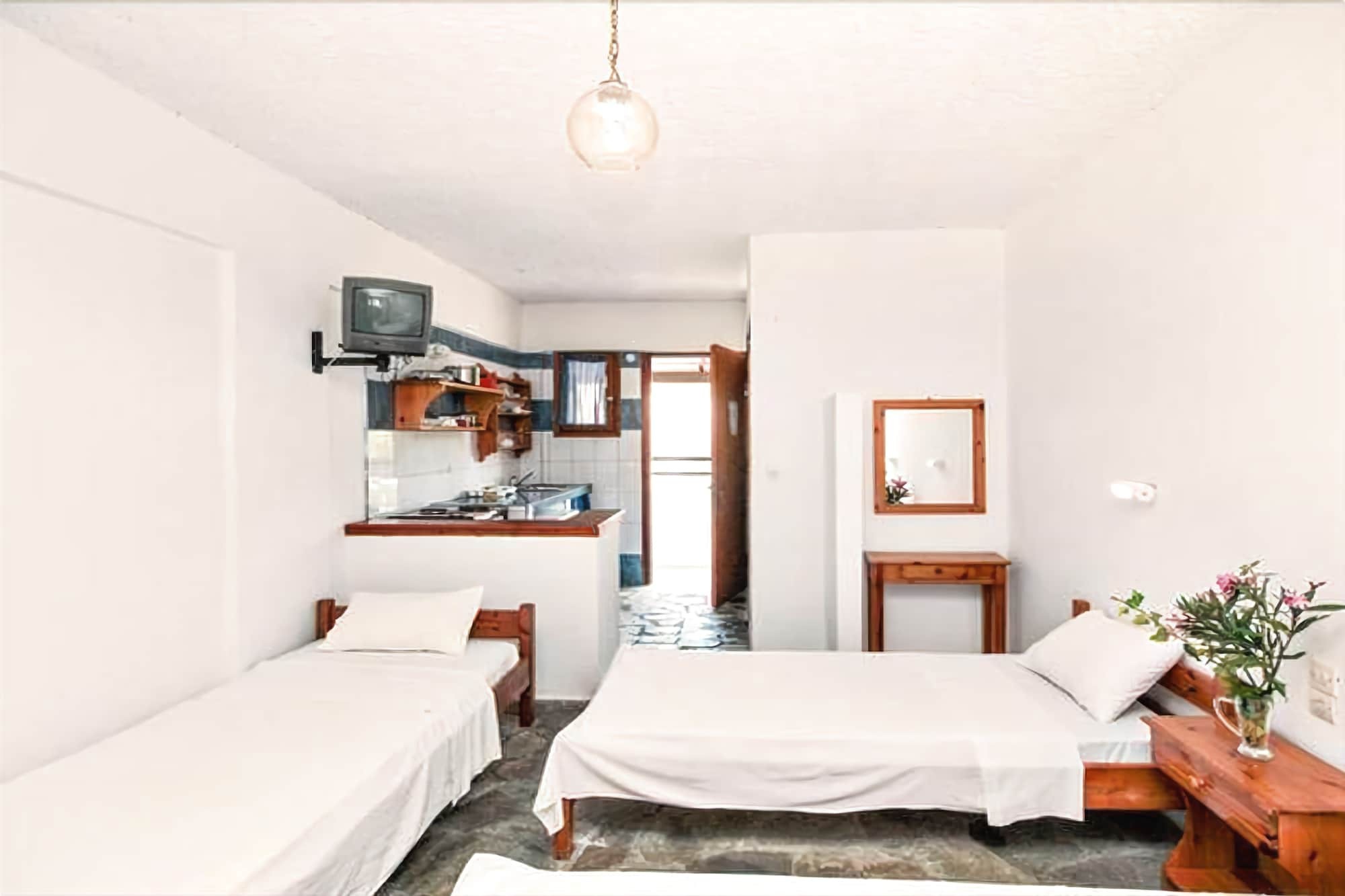 Hotel Christakis Studios Troulos Bagian luar foto